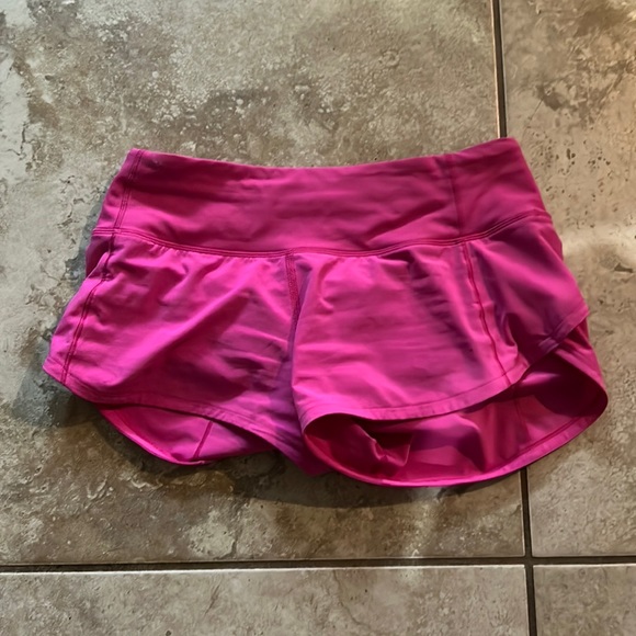 Lululemon Speed Up Low-Rise Lined Short 2.5””, sonic pink. - Picture 2 of 3